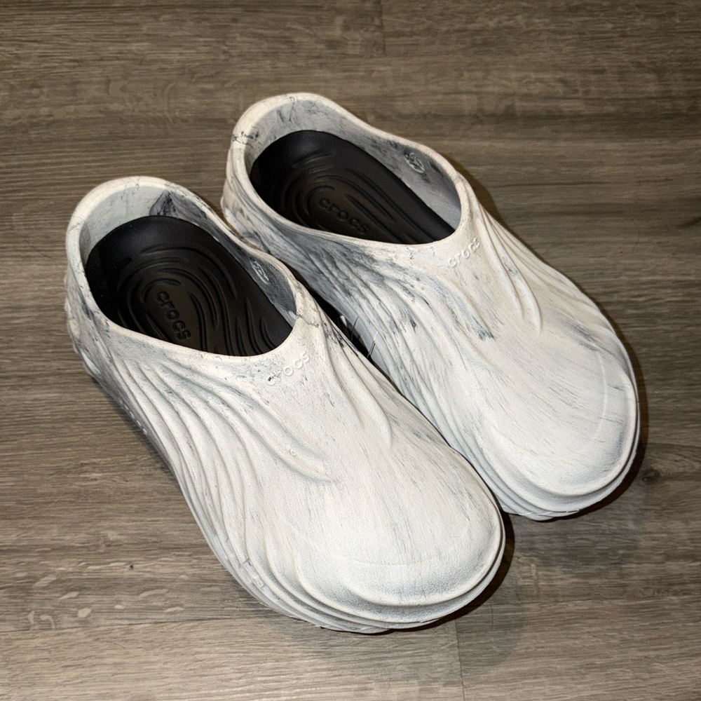 Crocs Echo Wave Marbled White Clogs